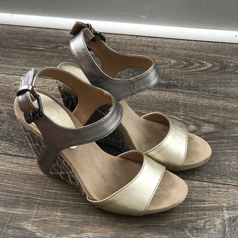 Cute and comfortable wedges!